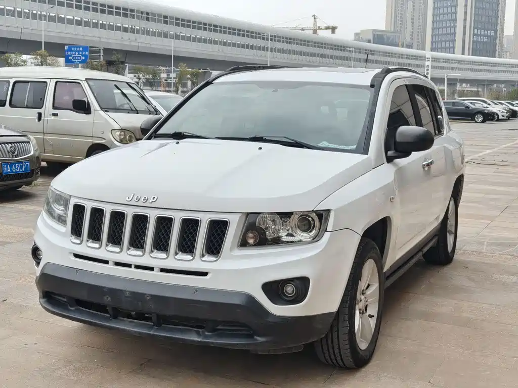 Jeep Compass (Import) 2015