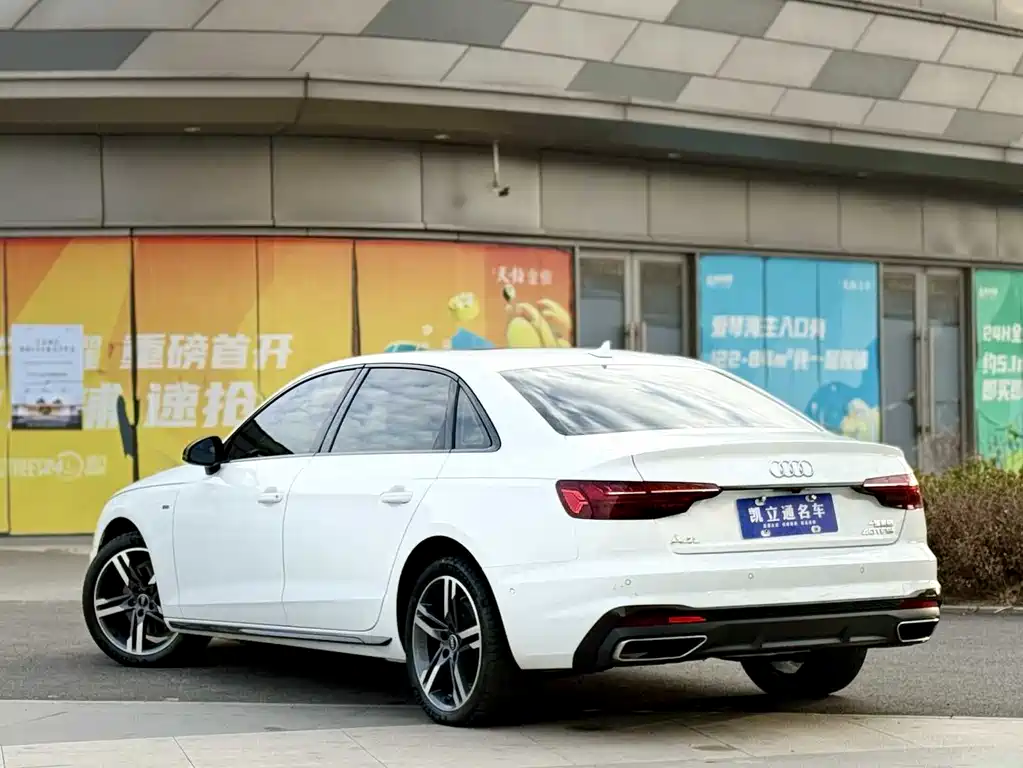 Audi A4L 2022 40 TFSI Luxury