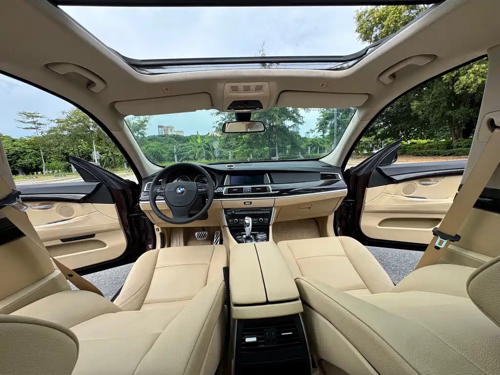 BMW 5 Series — миниатюра 12