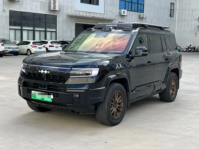 FANG CHENG BAO LEOPARD 8 2025