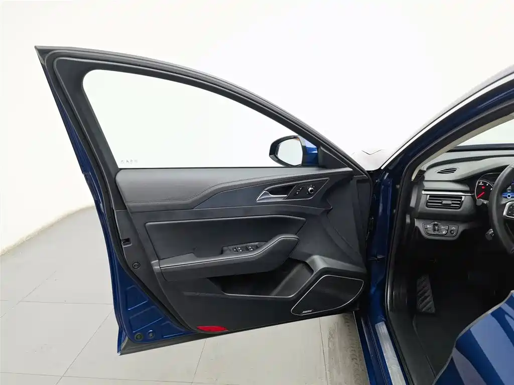 Hongqi H5 2022 1.8T AT