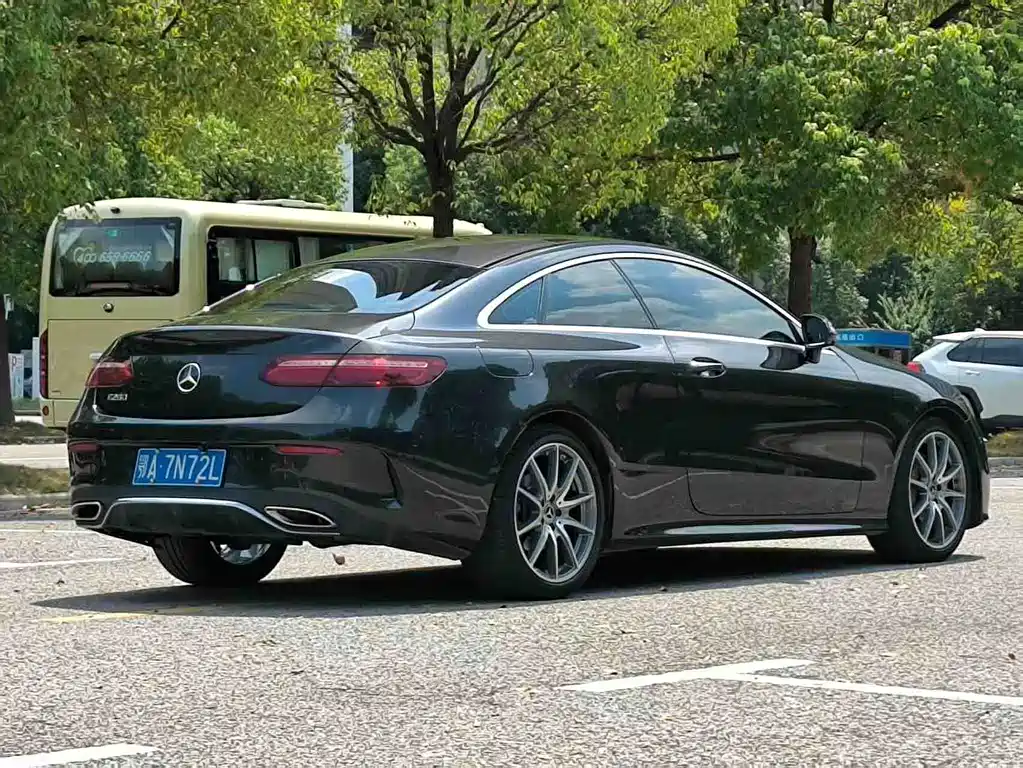Mercedes-Benz E-Class (Import) — миниатюра 9