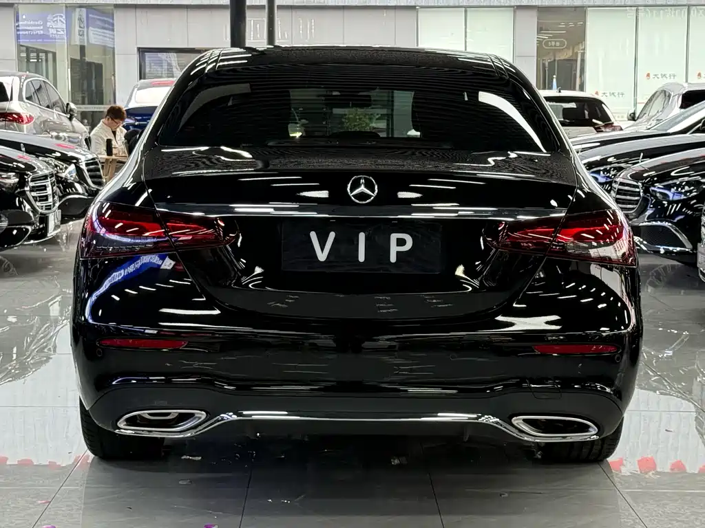 Mercedes-Benz E-Class — миниатюра 4