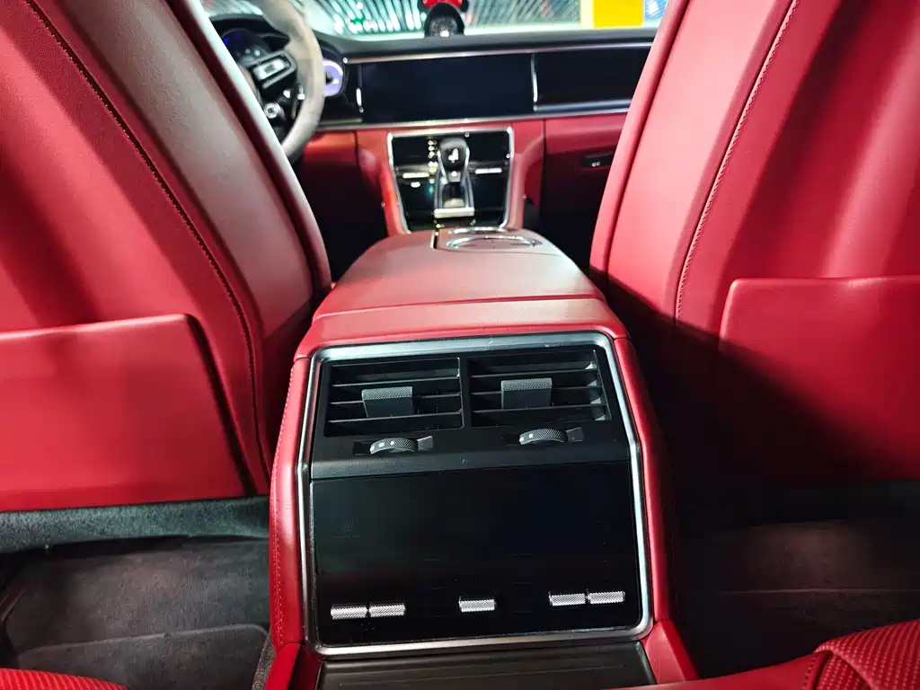 Porsche Panamera — миниатюра 12