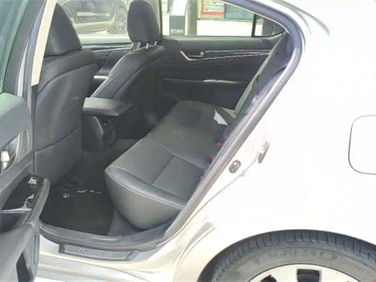 Lexus GS 2016 300h Lead