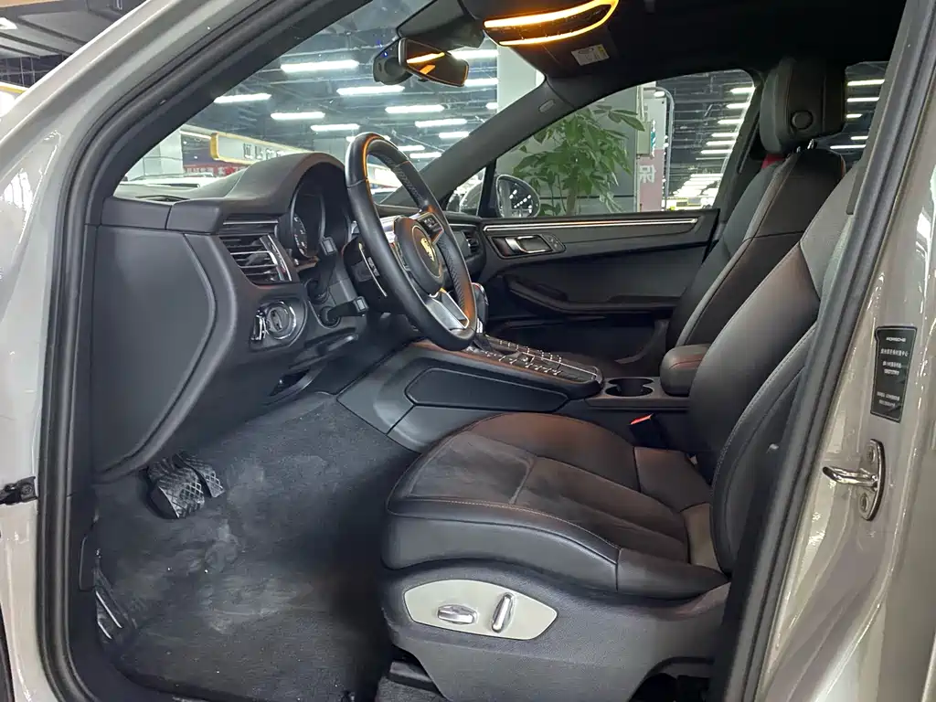 Porsche Macan — миниатюра 5