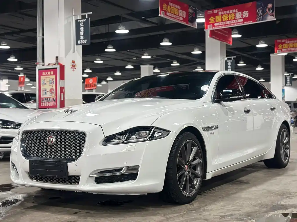 JAGUAR XJ