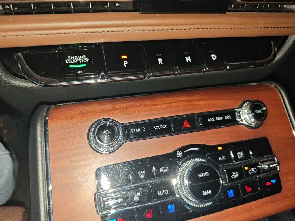 Lincoln Aviator — миниатюра 15
