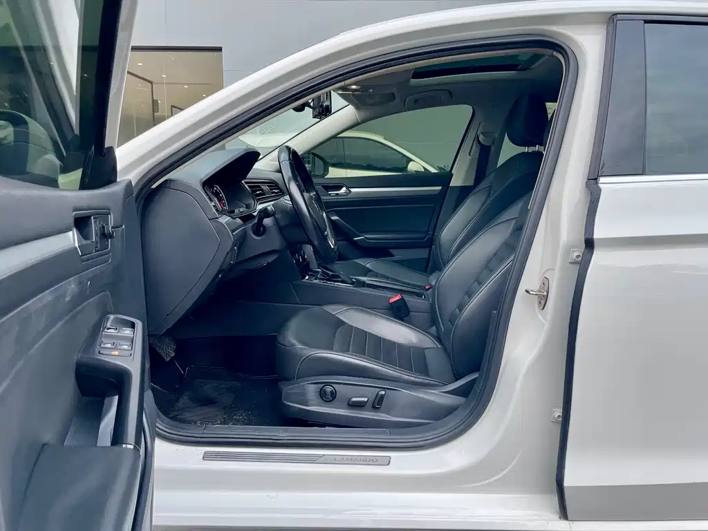 VOLKSWAGEN LINGDU