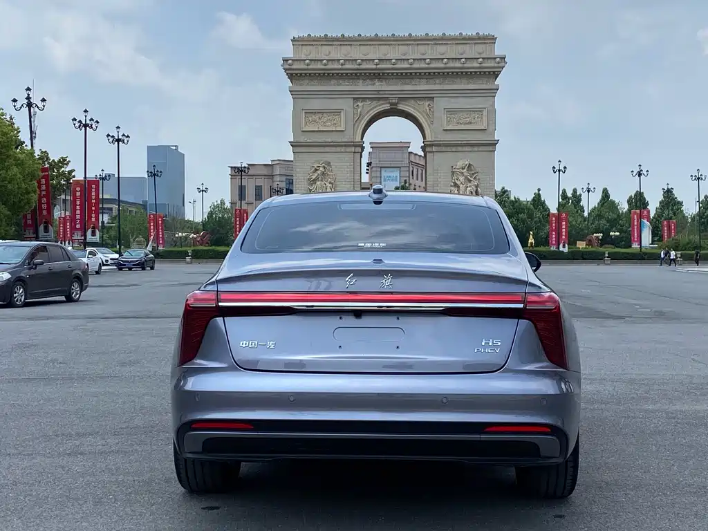Hongqi H5 PHEV 2025 170