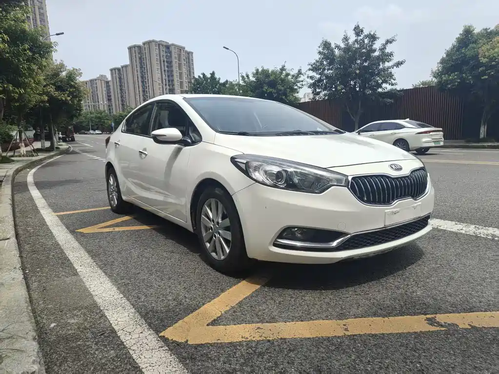Kia K3 2013 1.6L MT GLS
