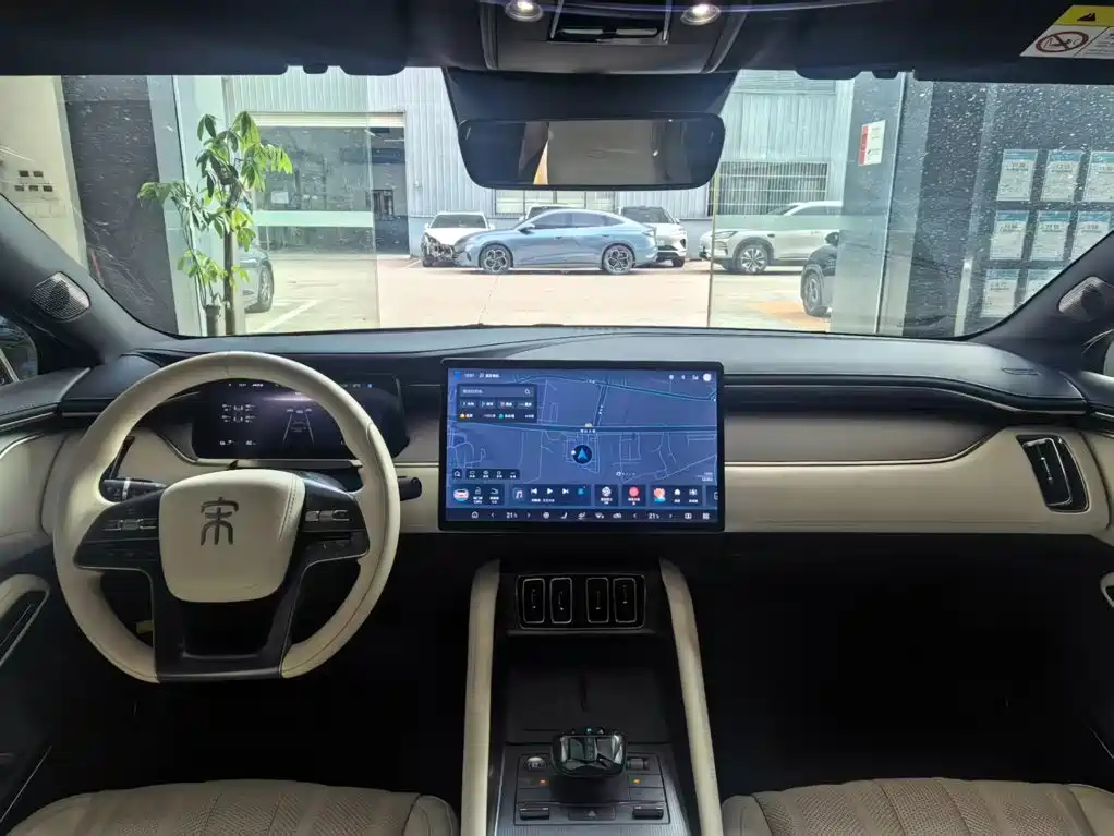BYD L EV — миниатюра 11