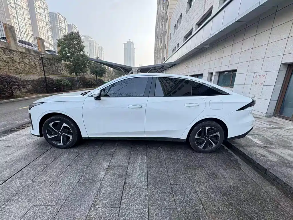 GEELY GALAXY GALAXY L6