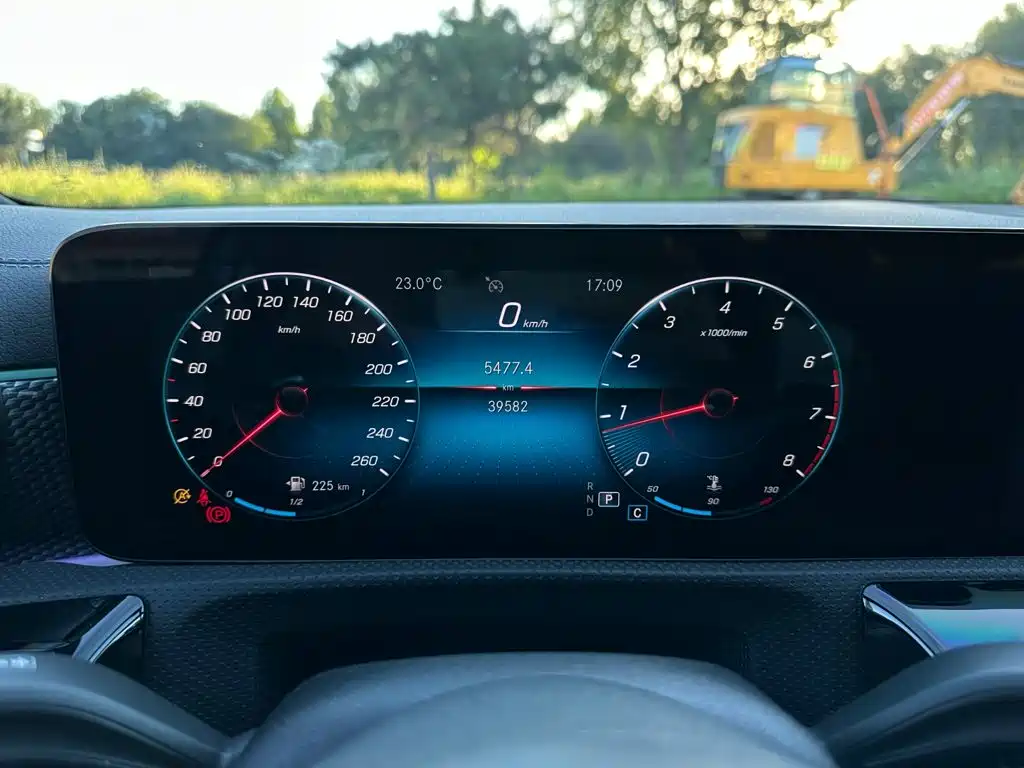 Mercedes-Benz A-Class — миниатюра 11