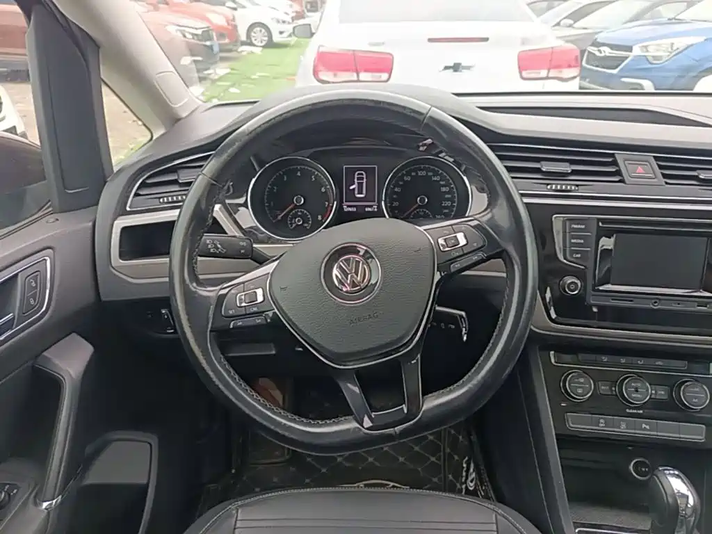 Volkswagen Touran — миниатюра 11
