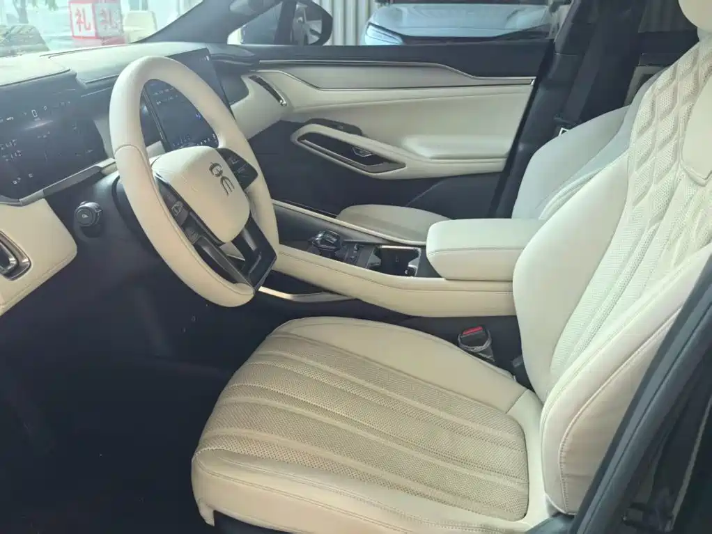 BYD L EV — миниатюра 9