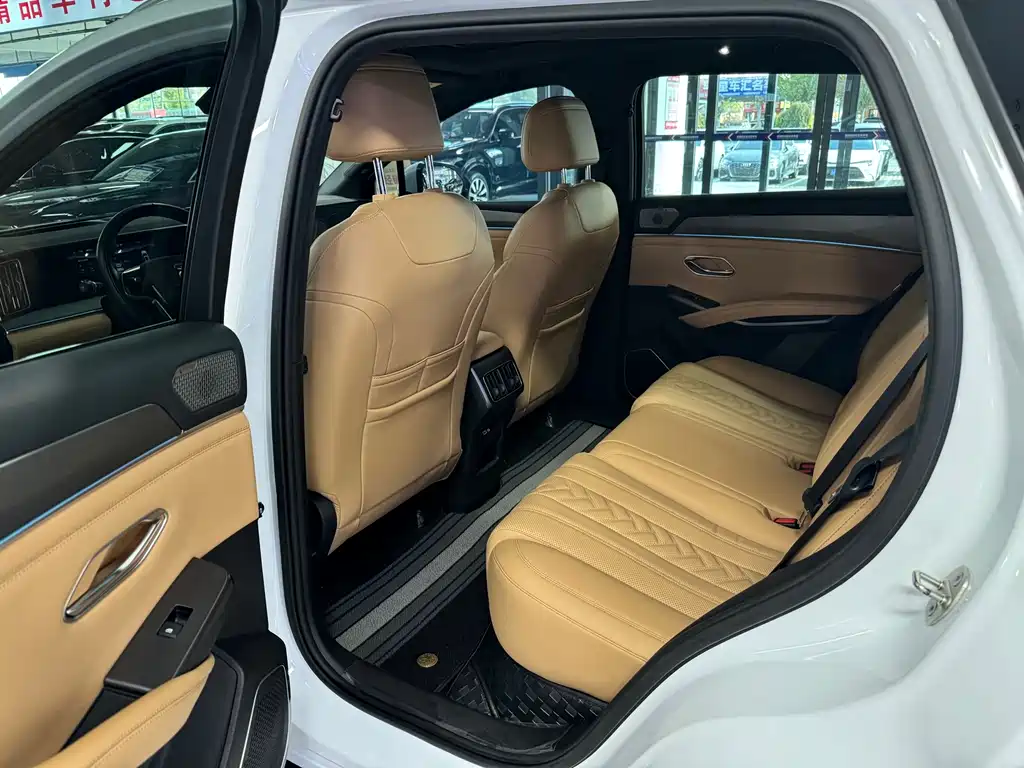 BYD L DM-i — миниатюра 9