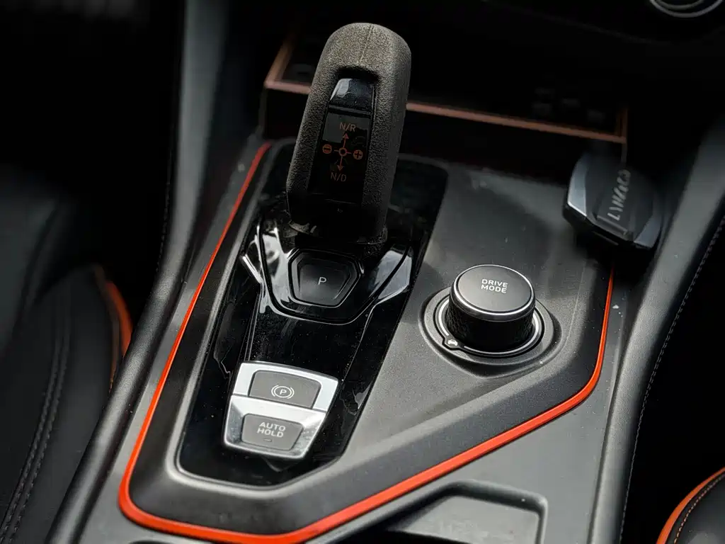 Lynk & Co 02 Hatchback — миниатюра 13