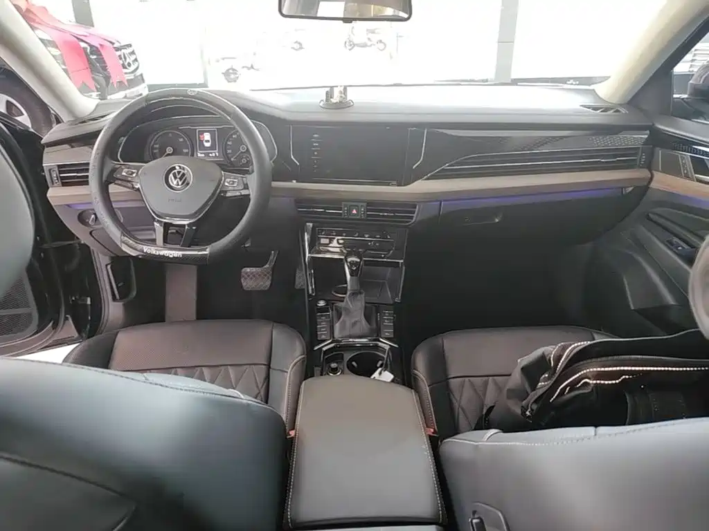 Volkswagen 帕萨特插电混动 — миниатюра 10