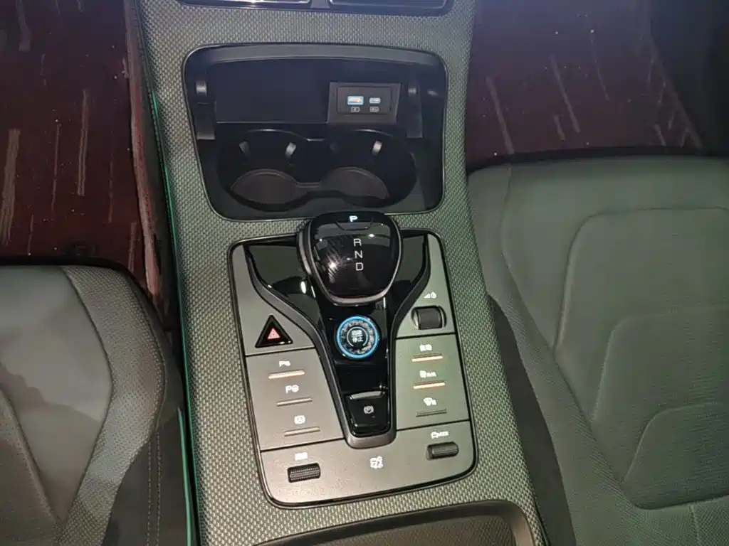 BYD Han — миниатюра 14