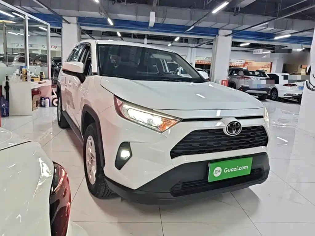 Toyota RAV4 — миниатюра 4
