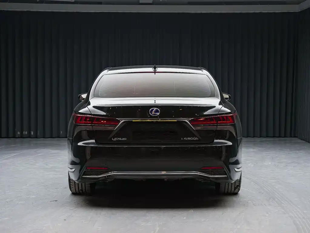 Lexus LS — миниатюра 3