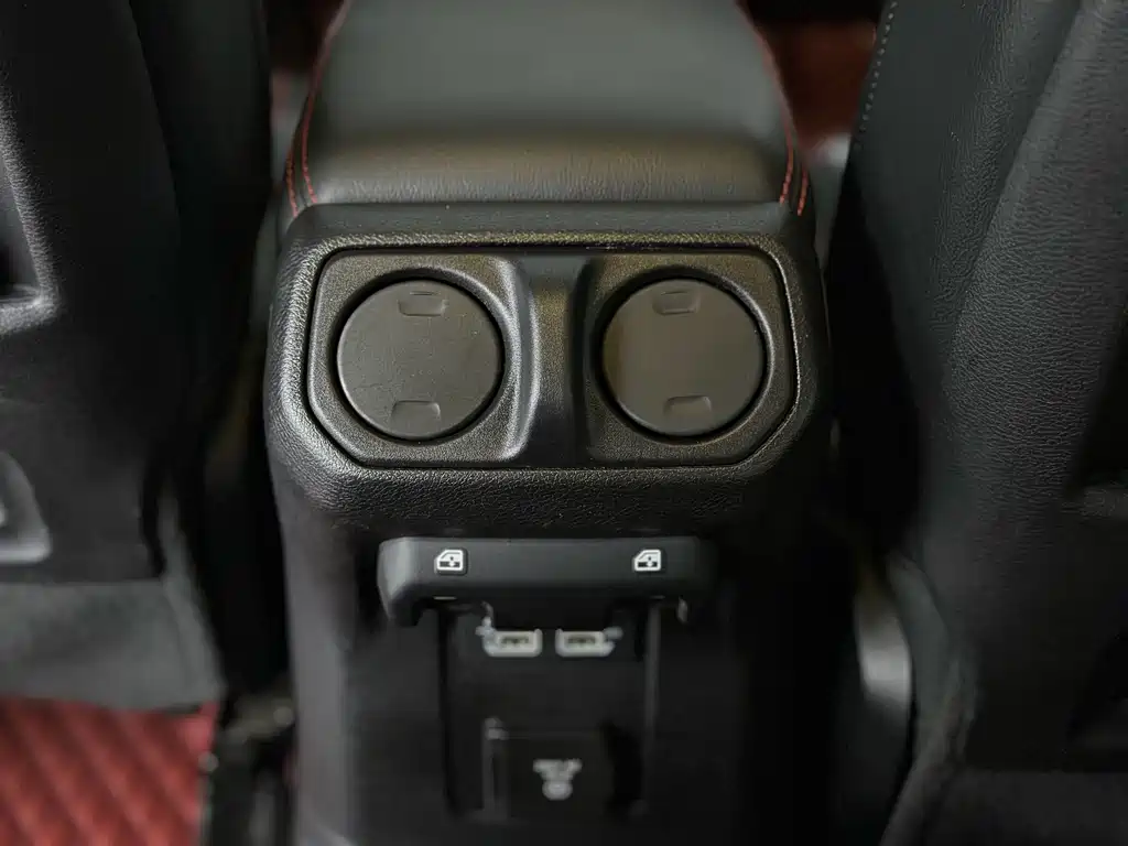 Jeep Wrangler — миниатюра 10
