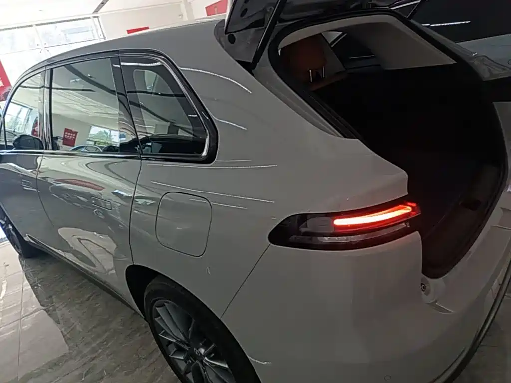 Leapmotor Leapmotor C10 — миниатюра 5