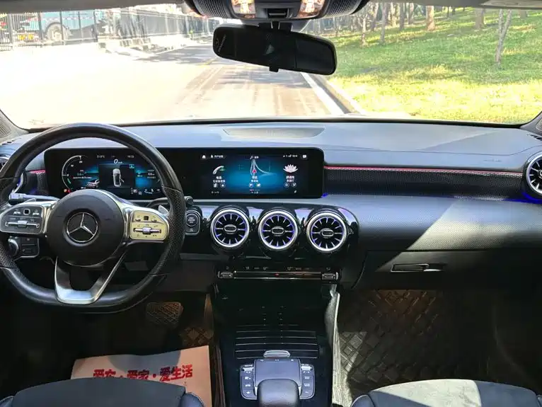 Mercedes-Benz A-Class — миниатюра 9