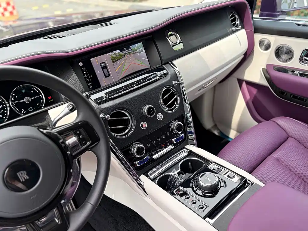 Rolls-Royce Cullinan — миниатюра 7