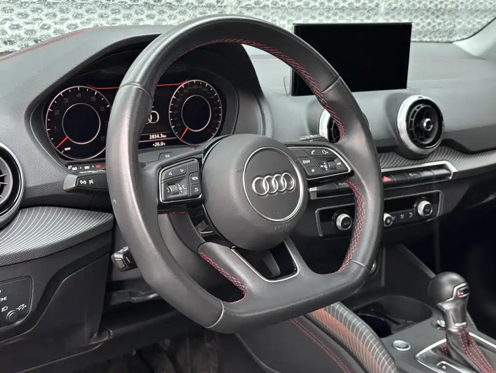 AUDI Q2L