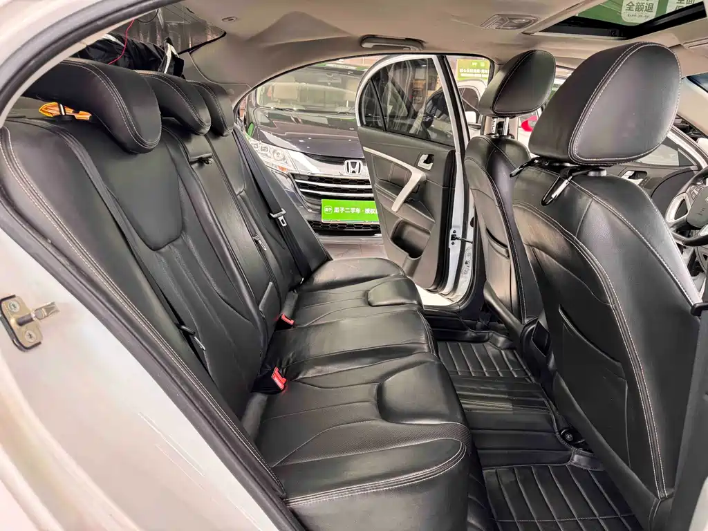 Geely Emgrand — миниатюра 28