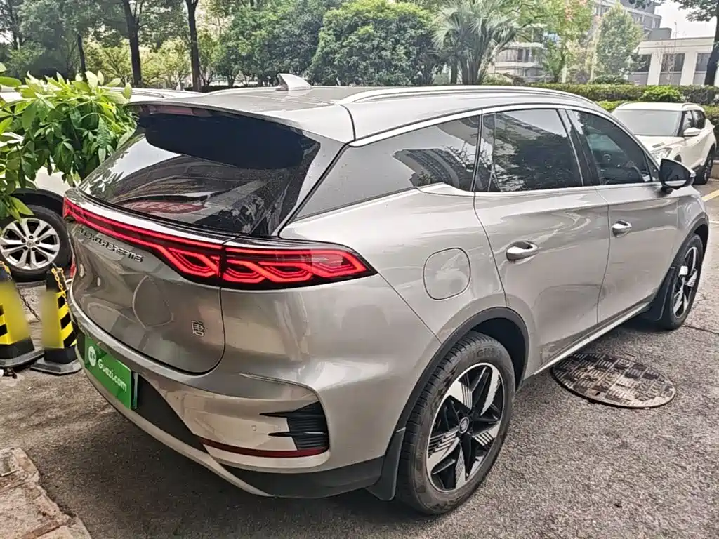 BYD Tang PHEV 2024 — фото 6