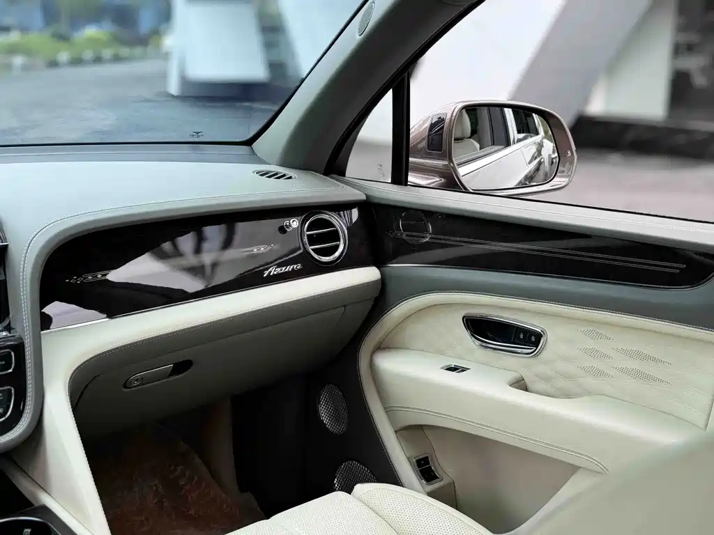 Bentley Bentayga — миниатюра 5