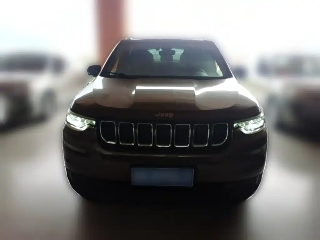 Jeep Commander — миниатюра 5