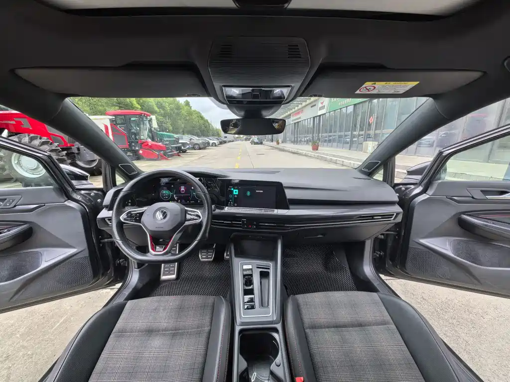 Volkswagen Golf GTI — миниатюра 24