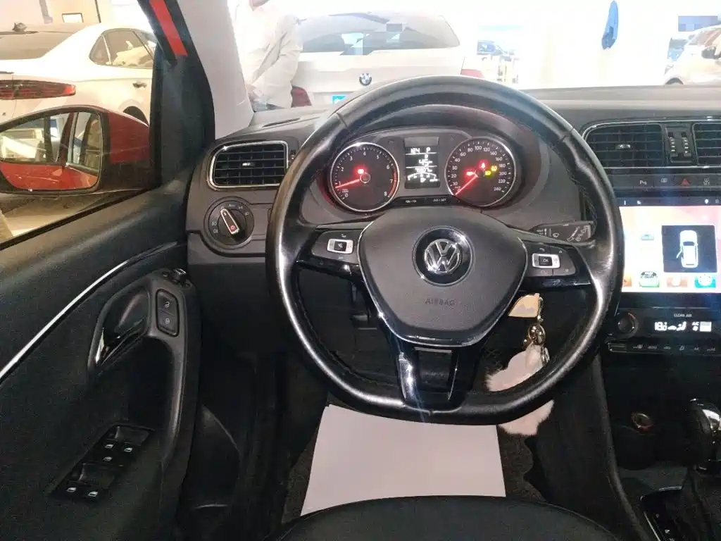 Volkswagen Polo — миниатюра 11