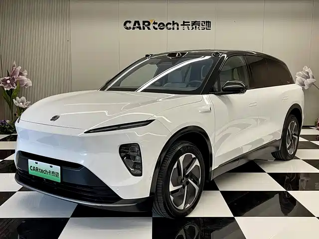 NIO ES8