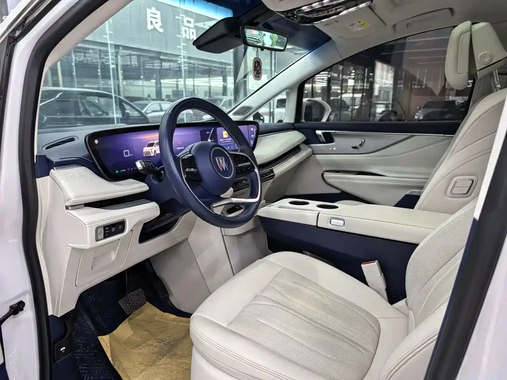 BUICK GL8 NEW ENERGY