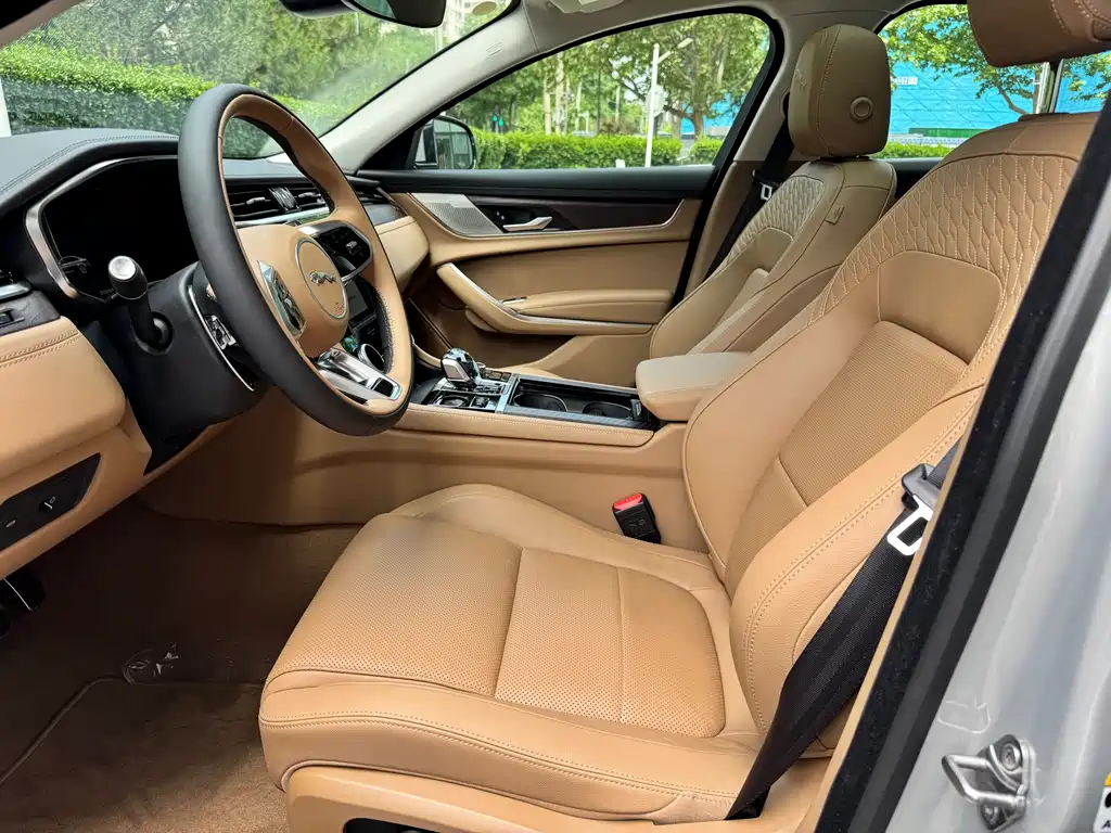 Jaguar XFL 2025 2.0T P250 Premium Luxury