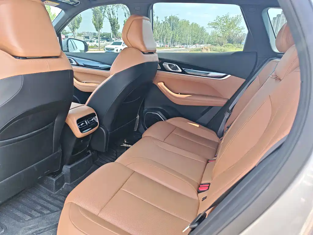 Geely Boyue L L 2025 1.5TD DCT