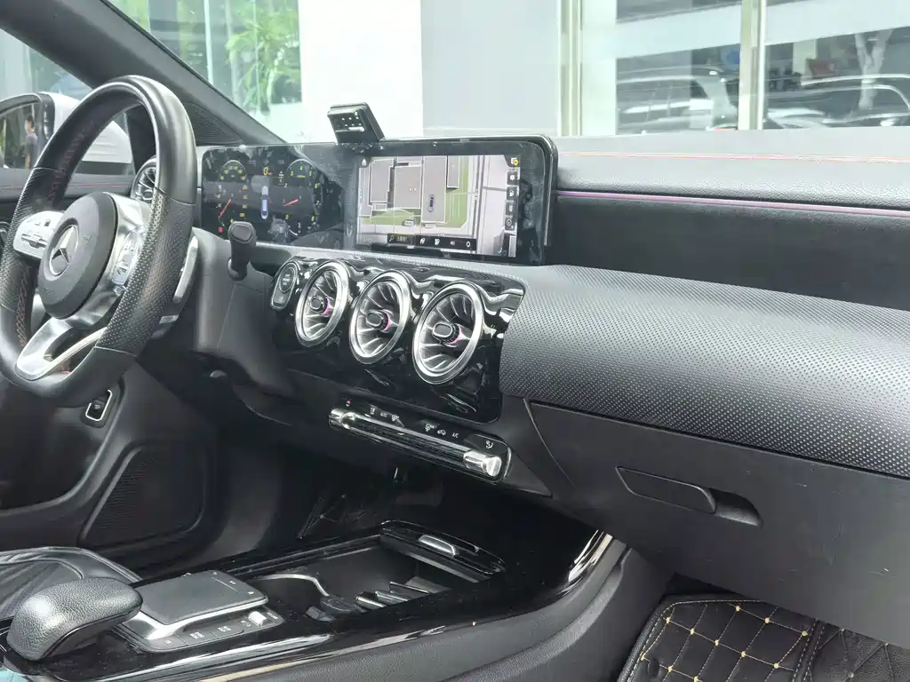Mercedes-Benz CLA (Import) — миниатюра 15