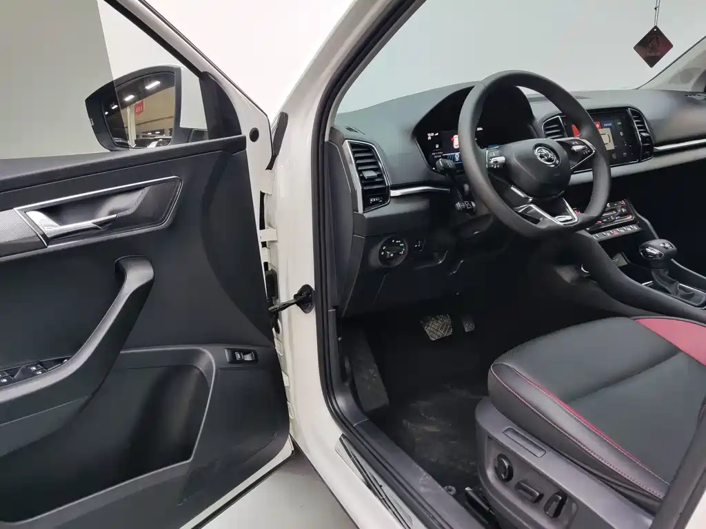 Skoda Karoq 2022 TSI280