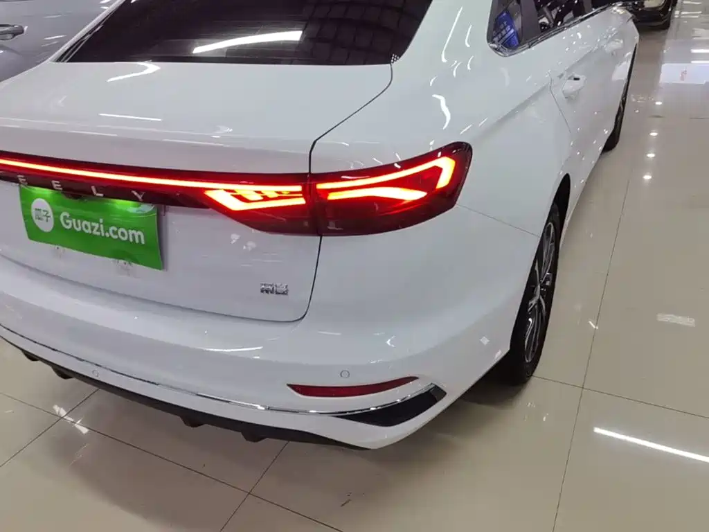 Geely Emgrand — миниатюра 8