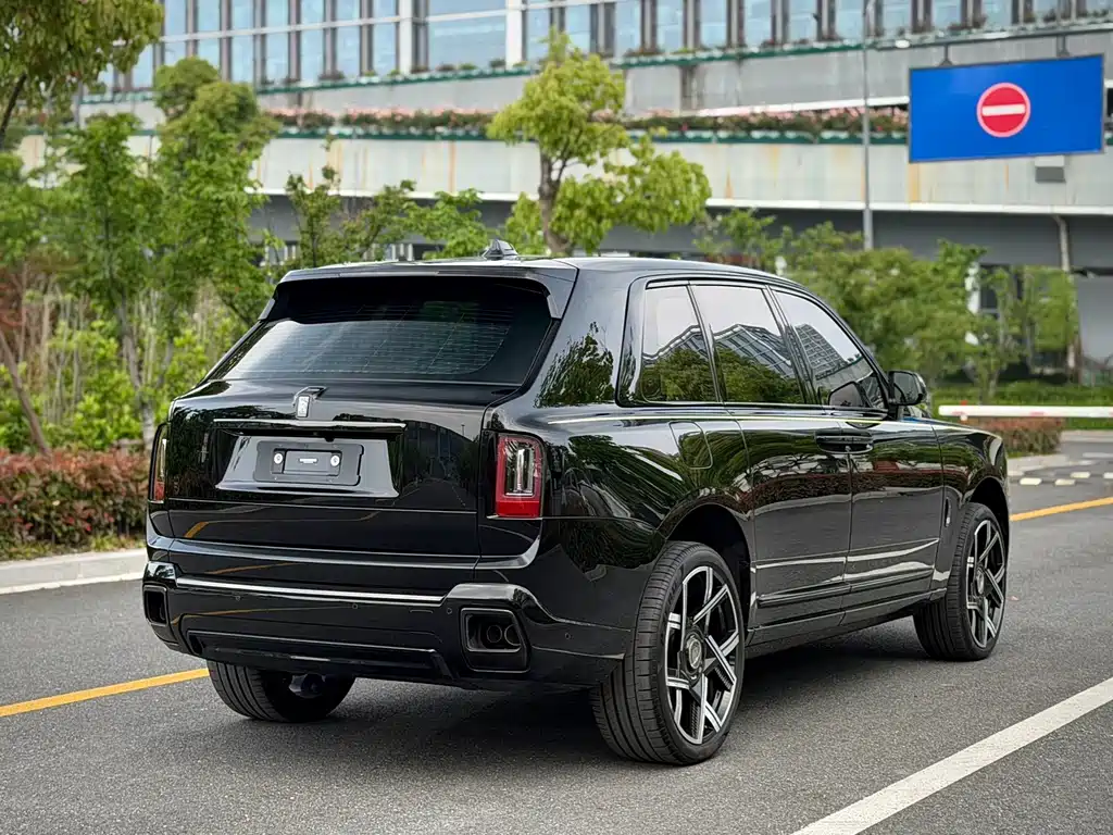 Rolls-Royce Cullinan — миниатюра 5