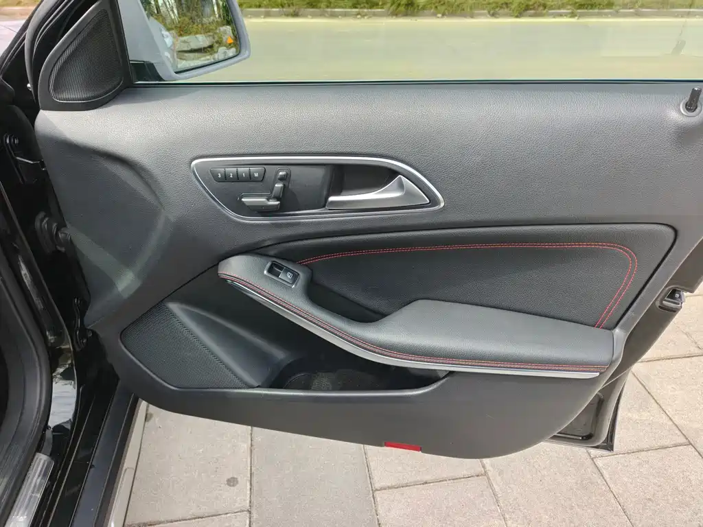 Mercedes-Benz GLA AMG — миниатюра 18