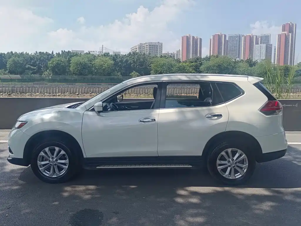 Nissan X-Trail — миниатюра 5