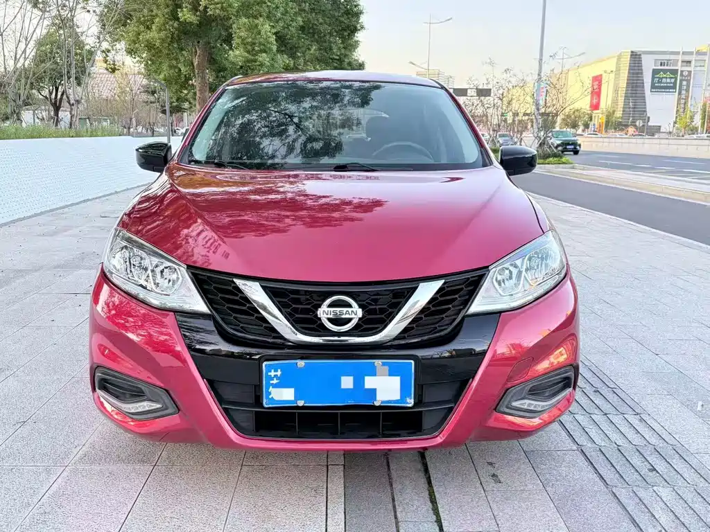 Nissan Tiida — миниатюра 2