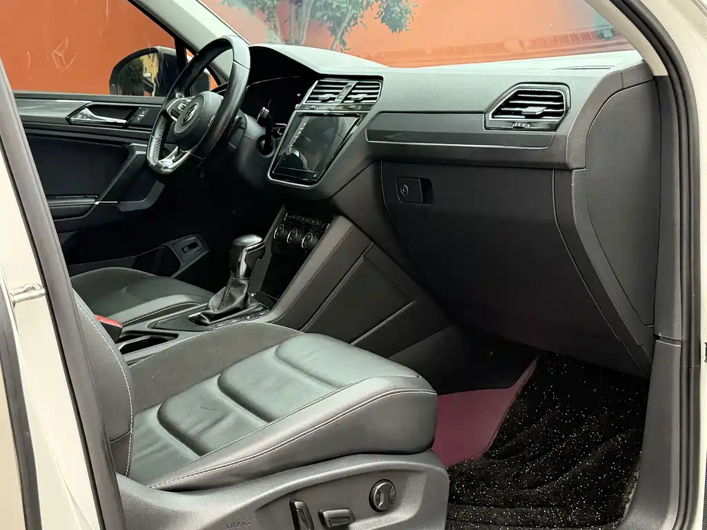 Volkswagen Tiguan L — миниатюра 4