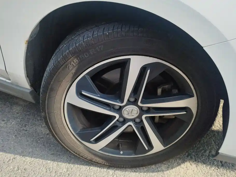 BAIC EU5 — миниатюра 6
